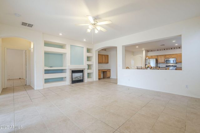 29922 N LITTLE LEAF Drive, San Tan Valley, AZ 85143