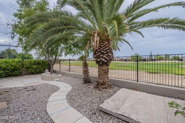 29922 N LITTLE LEAF Drive, San Tan Valley, AZ 85143