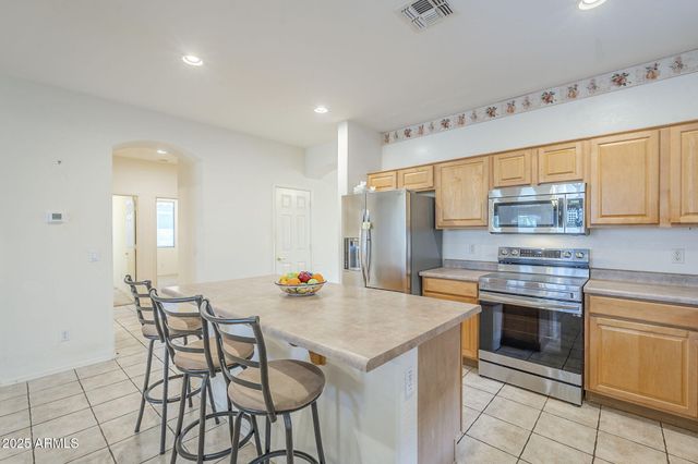 29922 N LITTLE LEAF Drive, San Tan Valley, AZ 85143