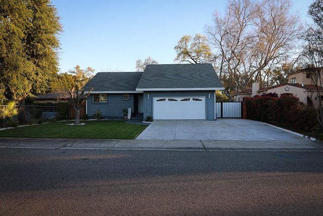 3414 Club Ln, Sacramento, CA 95821