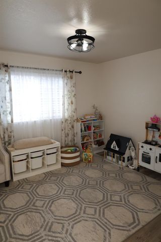 3414 Club Ln, Sacramento, CA 95821