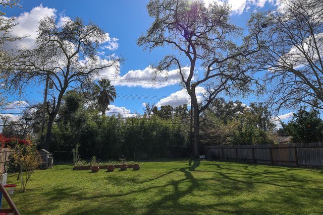 3414 Club Ln, Sacramento, CA 95821