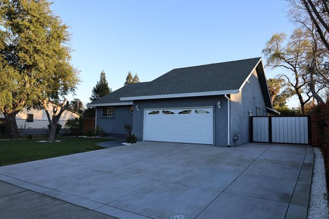 3414 Club Ln, Sacramento, CA 95821