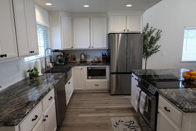 3414 Club Ln, Sacramento, CA 95821