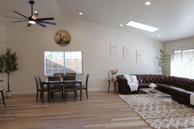 3414 Club Ln, Sacramento, CA 95821