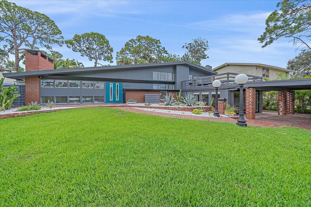 4610 CYPRESS WAY S, St Petersburg, FL 33705