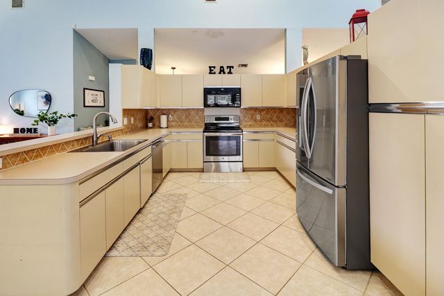 10059 NW 49th Place, Coral Springs, FL 33076