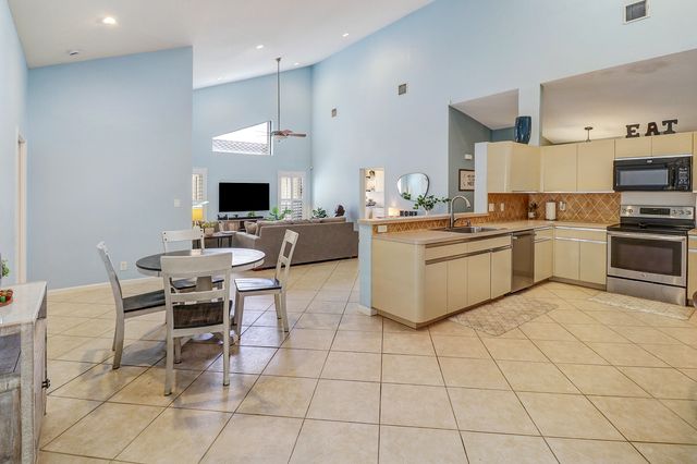 10059 NW 49th Place, Coral Springs, FL 33076