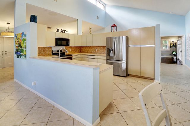 10059 NW 49th Place, Coral Springs, FL 33076