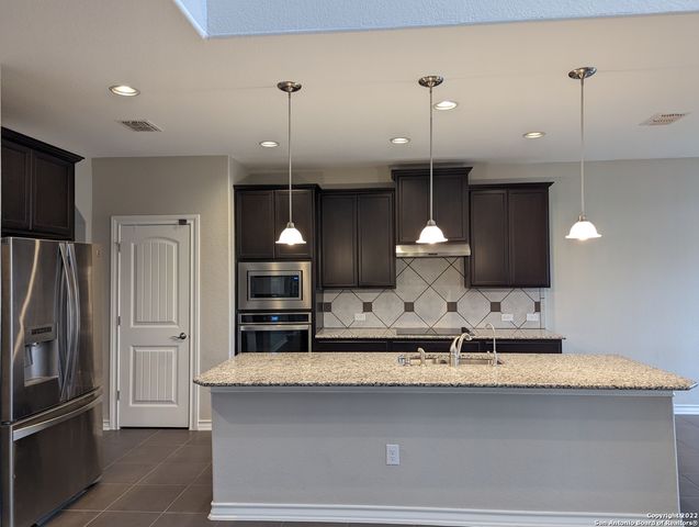 2606 PARIA CYN, Converse, TX 78109