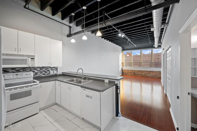 100 S Huron Street, 8b, Toledo, OH 43604