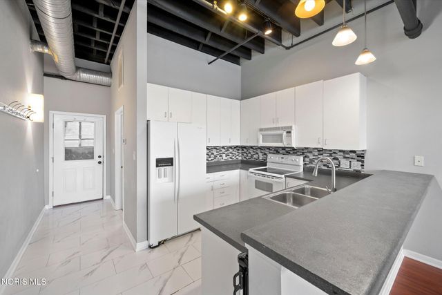 100 S Huron Street, 8b, Toledo, OH 43604