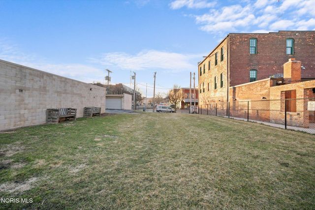 100 S Huron Street, 8b, Toledo, OH 43604