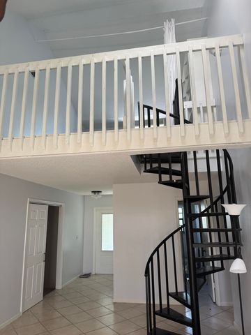 121 BEAUMONT Lane, Palm Beach Gardens, FL 33410