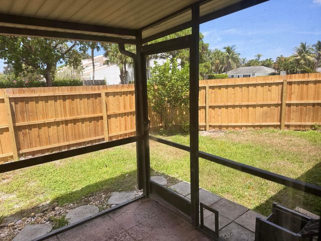 121 BEAUMONT Lane, Palm Beach Gardens, FL 33410