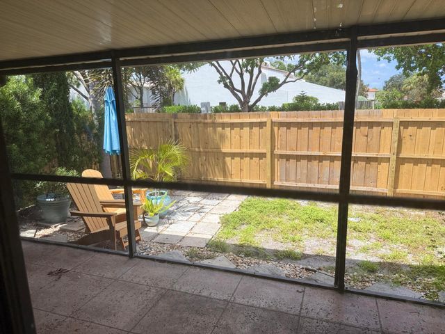 121 BEAUMONT Lane, Palm Beach Gardens, FL 33410