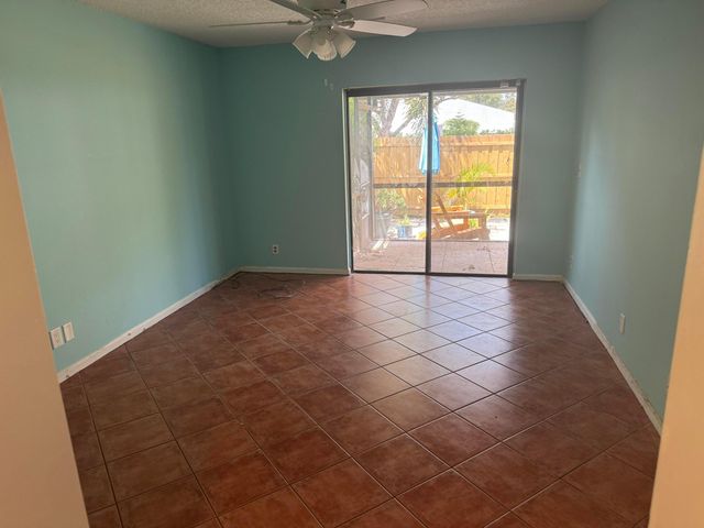 121 BEAUMONT Lane, Palm Beach Gardens, FL 33410