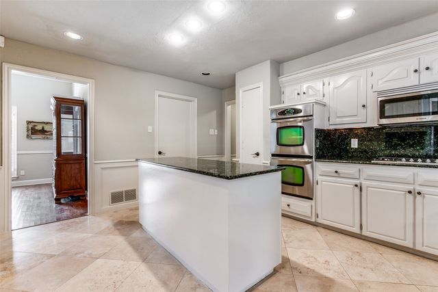 6911 Gateridge Drive, Dallas, TX 75254