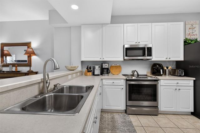 80 SURFVIEW DRIVE 811, Palm Coast, FL 32137