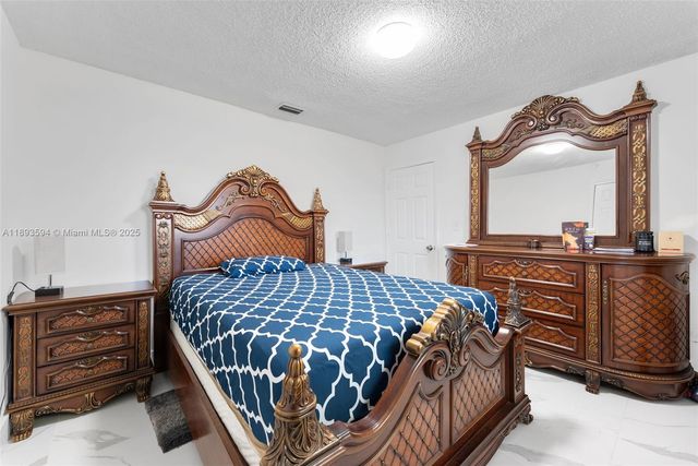 8820 SW 27th St, Miami, FL 33165