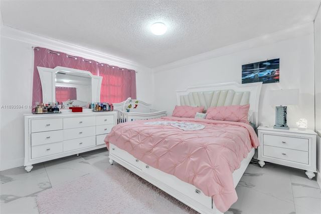 8820 SW 27th St, Miami, FL 33165