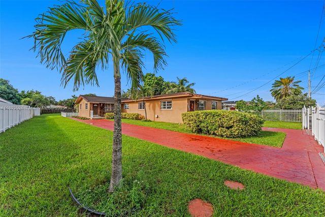 8820 SW 27th St, Miami, FL 33165