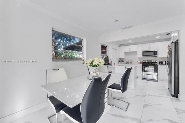 8820 SW 27th St, Miami, FL 33165