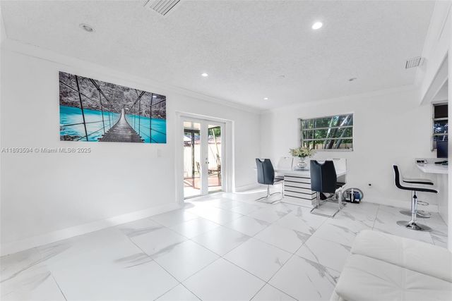 8820 SW 27th St, Miami, FL 33165