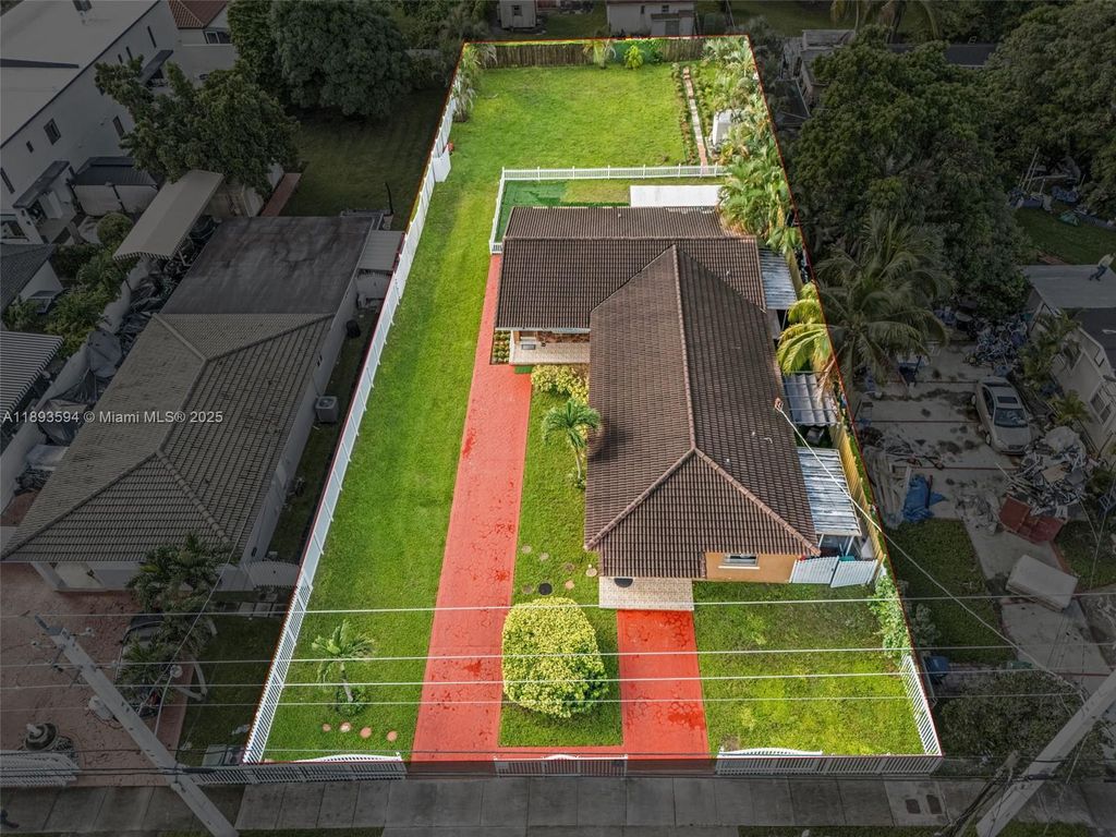 8820 SW 27th St, Miami, FL 33165