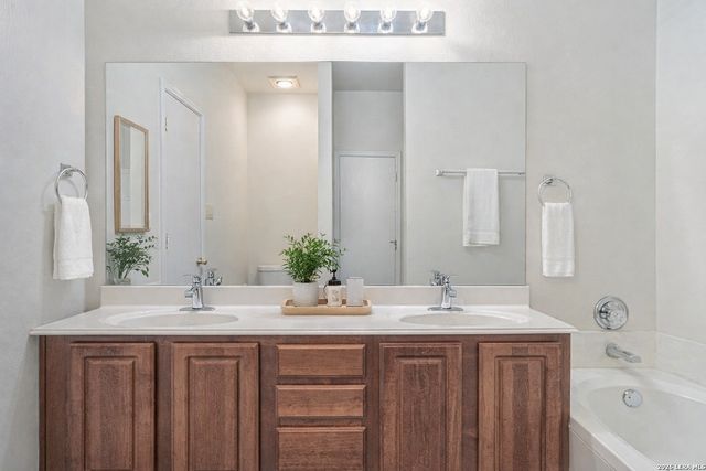 8030 Cerezo, San Antonio, TX 78250