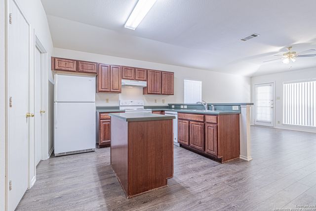 8030 Cerezo, San Antonio, TX 78250