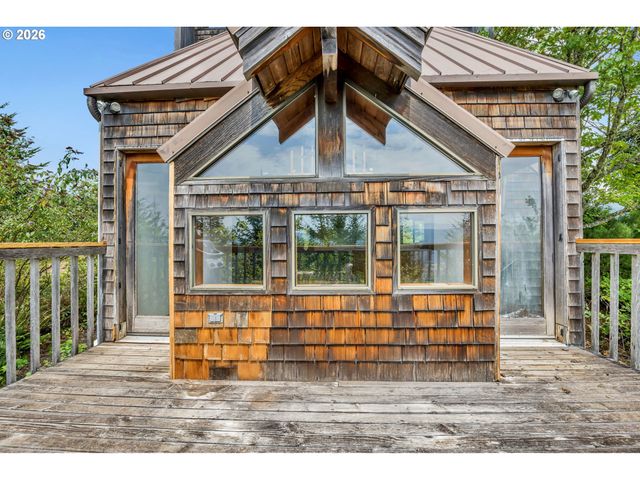 88901 MCKENZIE ACRES Dr, Springfield, OR 97478