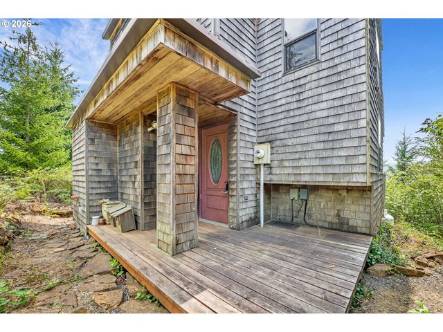 88901 MCKENZIE ACRES Dr, Springfield, OR 97478
