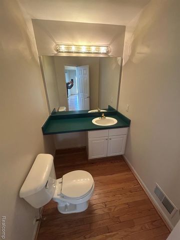 855 Chelsea Road, Canton, MI 48187