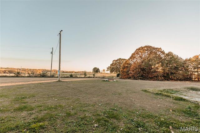12810 N Highway, Dixon, MO 65459
