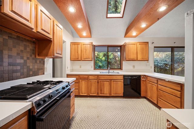 413 Viewcrest Road, Bellingham, WA 98229