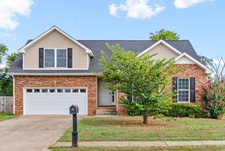 763 Ellie Nat Dr, Clarksville, TN 37040