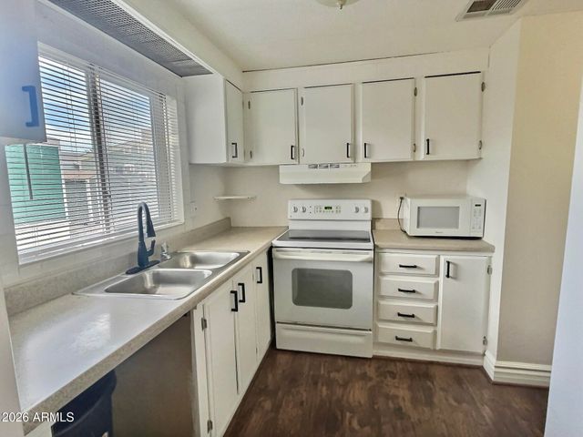 2140 E Michigan Avenue 27, Phoenix, AZ 85022