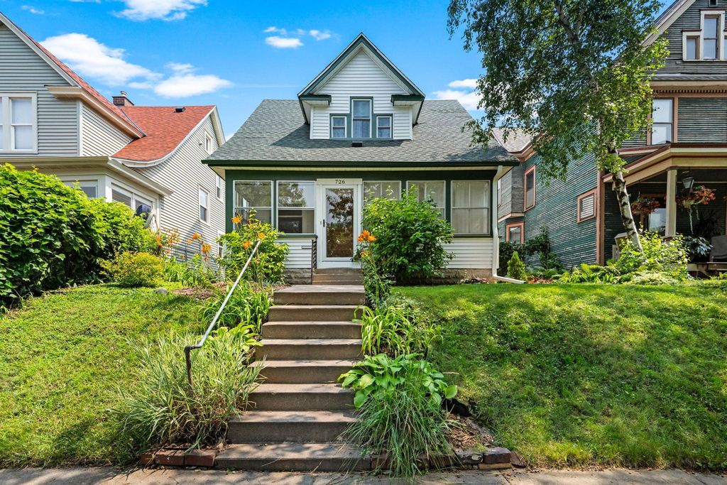 726 Queen Avenue N, Minneapolis, MN 55411