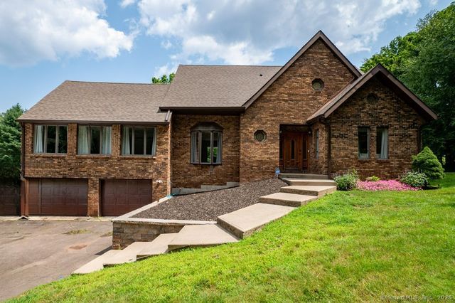 78 Blue Hills Road, North Haven, CT 06473