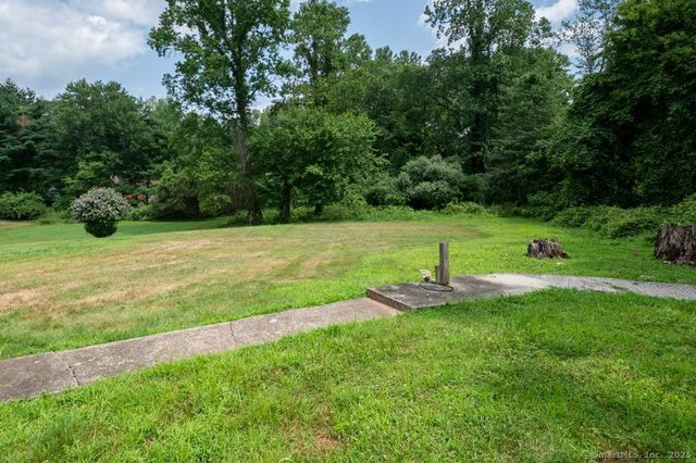 78 Blue Hills Road, North Haven, CT 06473