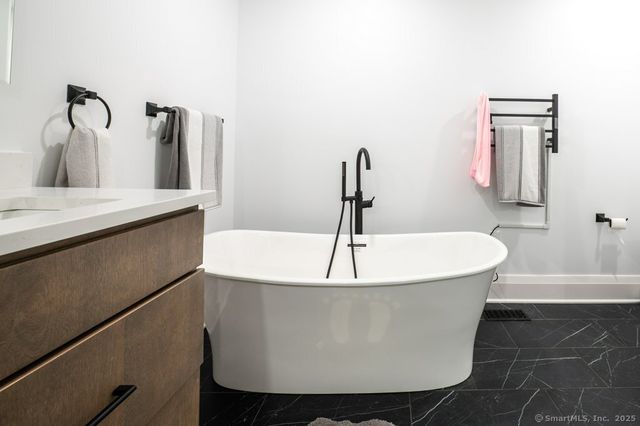 78 Blue Hills Road, North Haven, CT 06473