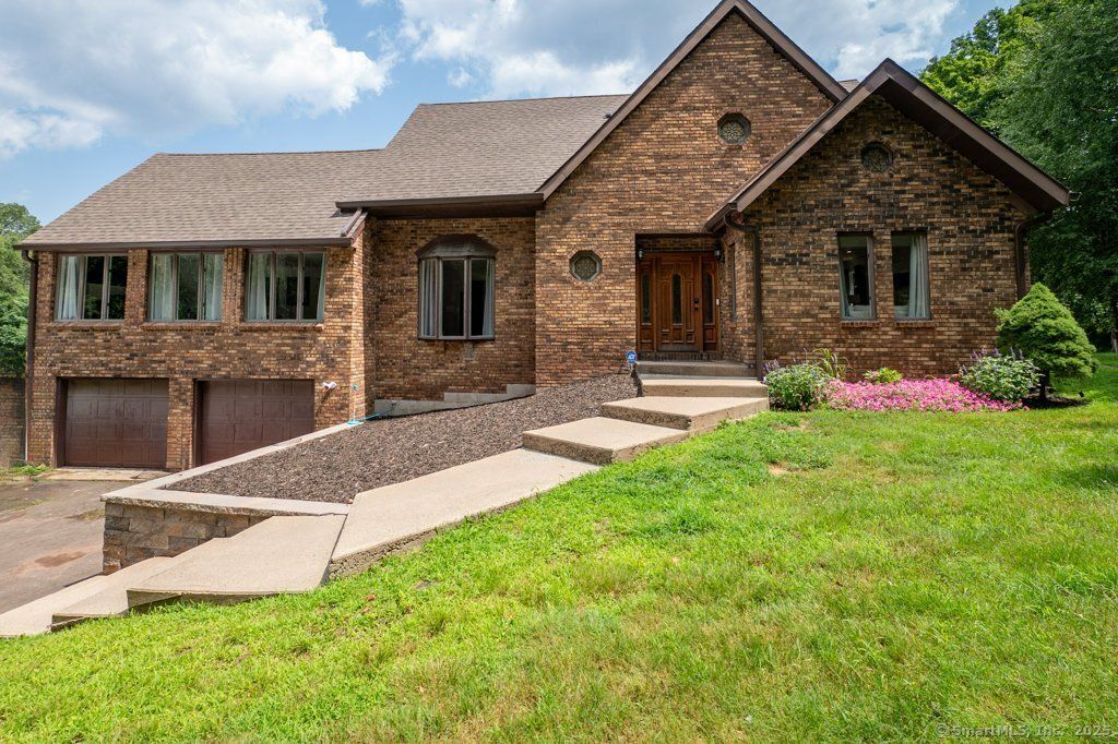 78 Blue Hills Road, North Haven, CT 06473