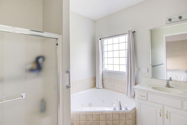 21946 W 119th Terrace, Olathe, KS 66061