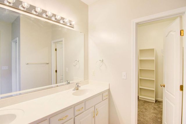 21946 W 119th Terrace, Olathe, KS 66061