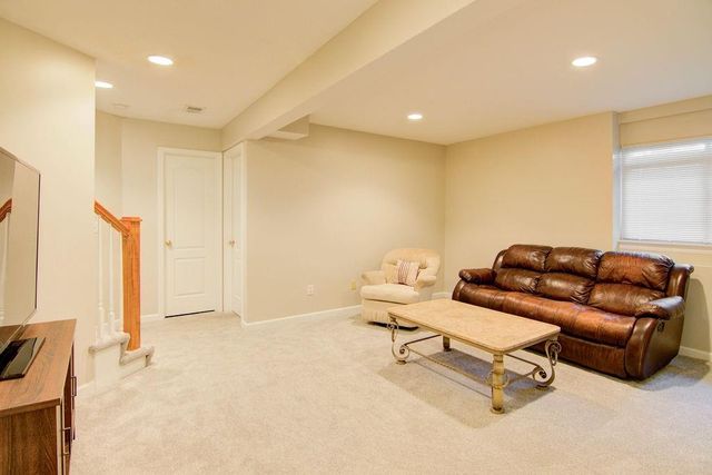 21946 W 119th Terrace, Olathe, KS 66061
