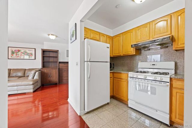 13708 31st Road 6D, Flushing, NY 11354
