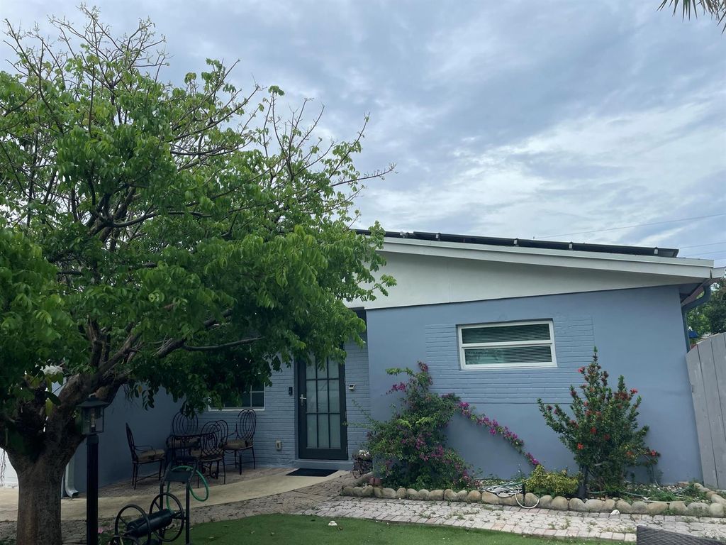 3850 NE 12th Terrace, Pompano Beach, FL 33064