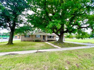 106 S Roney Street, Carl Junction, MO 64834
