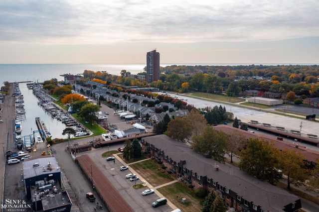 404 RIVIERA TERRACE Drive, St Clair Shores, MI 48080